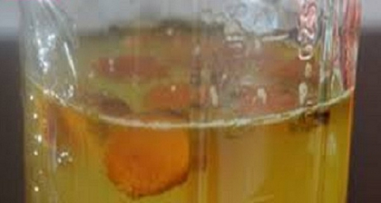 Aceasta femeie a baut apa calda cu turmeric in fiecare dimineata timp de un an, iar efectele asupra sanatatii au fost cu adevarat uimitoare Aceasta femeie a baut apa calda cu turmeric in fiecare dimineata timp de un an, iar efectele asupra sanatatii au fost cu adevarat uimitoare