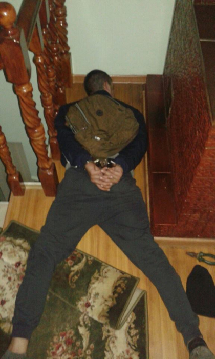 Doi tineri, retinuti in flagrant in timp ce incercau sa fure din casa unui preot, chiar in noaptea Invierii - VIDEO Doi tineri, retinuti in flagrant in timp ce incercau sa fure din casa unui preot, chiar in noaptea Invierii - VIDEO