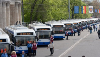 O pana de curent "i-a intarziat" la munca pe zeci de angajati din capitala: troleibuzele au stat blocate in trafic O pana de curent "i-a intarziat" la munca pe zeci de angajati din capitala: troleibuzele au stat blocate in trafic