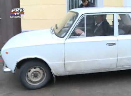 Va accepta Anisoara Loghin sa mearga cu aceasta masina la altar ? - VIDEO Va accepta Anisoara Loghin sa mearga cu aceasta masina la altar ? - VIDEO