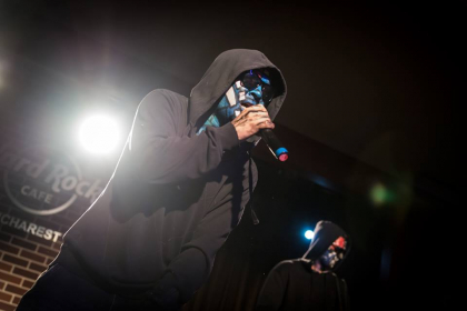 Cum comenteaza artistul Carla\'s Dream incidentul de la concert: "Acum depunem plangere la politie si lucram la sesizarile necesare" Cum comenteaza artistul Carla\'s Dream incidentul de la concert: "Acum depunem plangere la politie si lucram la sesizarile necesare"