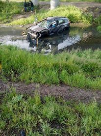 Un grav accident a avut loc in aceasta dimineata pe traseul Dubasari - Chisinau: o masina a ajuns intr-un lac dupa ce ar fi cazut de pe un pod - GALERIE FOTO
