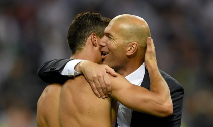Seara magica pentru fanii lui Real Madrid. Galacticii castiga al 11-lea trofeu Champions League la Milano Seara magica pentru fanii lui Real Madrid. Galacticii castiga al 11-lea trofeu Champions League la Milano