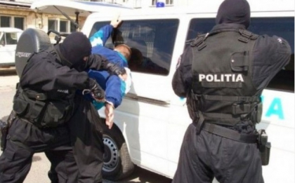 Unul dintre cei mai periculosi interlopi din Iasi, RETINUT in Republica Moldova. Plugaru alias "Capcaunul" a adunat mai multe dosare penale Unul dintre cei mai periculosi interlopi din Iasi, RETINUT in Republica Moldova. Plugaru alias "Capcaunul" a adunat mai multe dosare penale