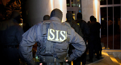 Un cetatean strain, aflat in legaturi cu jihadistii, oprit la vama in timp ce incerca sa intre in Republica Moldova: era dat in cautare internationala pentru infractiuni extrem de grave - FOTO Un cetatean strain, aflat in legaturi cu jihadistii, oprit la vama in timp ce incerca sa intre in Republica Moldova: era dat in cautare internationala pentru infractiuni extrem de grave - FOTO