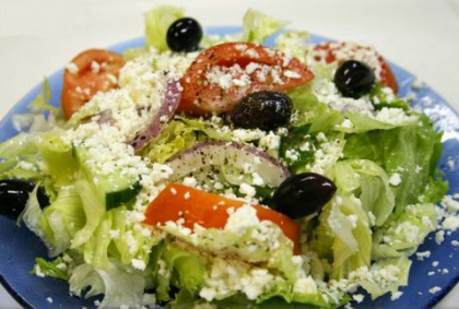 Salata mediteraneana in stil grecesc! Este plina de vitamine