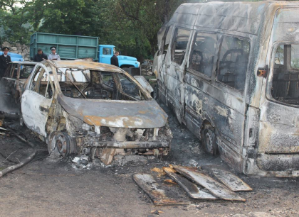Incendiu de proportii in capitala. Un autoservice si 6 masini, MISTUITE de flacari. Imagini dramatice - VIDEO si FOTO Incendiu de proportii in capitala. Un autoservice si 6 masini, MISTUITE de flacari. Imagini dramatice - VIDEO si FOTO