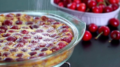 E cea mai delicioasa prajitura cu cirese! Reteta este  simpla, iar rezultatul final arata fenomenal - VIDEO