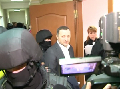 Vlad Filat si-a felicitat fiica pe pagina sa de facebook: "Ekaterina, te iubesc, mult, mult scumpa mea" - FOTO