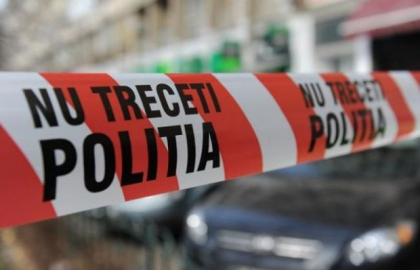 Tragedie intr-o familie din capitala. Un copil de 2 ani s-a stins pe loc dupa ce a cazut de la etajul 9 al unui bloc din sectorul Botanica Tragedie intr-o familie din capitala. Un copil de 2 ani s-a stins pe loc dupa ce a cazut de la etajul 9 al unui bloc din sectorul Botanica