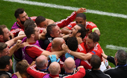 Moment istoric pentru galezi: primul meci la Euro, prima victorie! Tara Galilor 2-1 Slovacia! Bale a marcat din lovitura libera Moment istoric pentru galezi: primul meci la Euro, prima victorie! Tara Galilor 2-1 Slovacia! Bale a marcat din lovitura libera