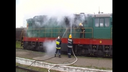 Alerta la o statie feroviara din Balti. Motorului a unei locomotive a fost cuprins de flacari - VIDEO 