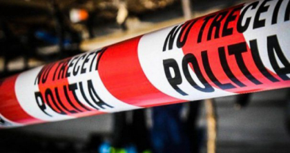 O tanara in varsta de 23 de ani a ajuns in stare grava la spital dupa ce s-a aruncat de la etajul patru al unui bloc din capitala