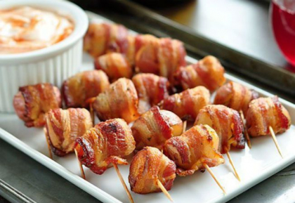 Cartofi noi, inveliti in bacon