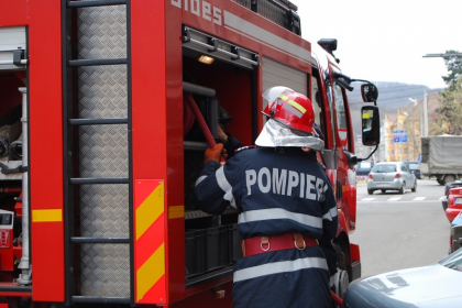 SE INTAMPLA ACUM: Incendiu la Truseni. O casa de locuit a fost cuprinsa de flacari SE INTAMPLA ACUM: Incendiu la Truseni. O casa de locuit a fost cuprinsa de flacari