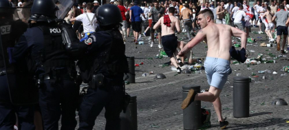 Au plecat din Franta, au facut prapad in Germania! Huliganii rusi au atacat turistii din Koln, 5 dintre ei au fost arestati Au plecat din Franta, au facut prapad in Germania! Huliganii rusi au atacat turistii din Koln, 5 dintre ei au fost arestati