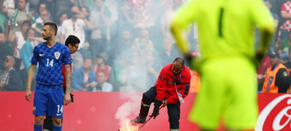 Croatii nu se bucura de fotbal. Fanii sunt in conflict cu federatia si incearca sa provoace excluderea nationalei de la Euro Croatii nu se bucura de fotbal. Fanii sunt in conflict cu federatia si incearca sa provoace excluderea nationalei de la Euro