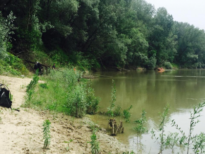 Au disparut in apele Prutului. Actiune de amploare de pe ambele maluri pentru gasirea celor doua fete - FOTO Au disparut in apele Prutului. Actiune de amploare de pe ambele maluri pentru gasirea celor doua fete - FOTO