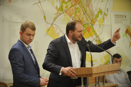 Sedinta CMC in imagini: Pro sau contra initierii unui referendum de demitere a primarului - FOTO Sedinta CMC in imagini: Pro sau contra initierii unui referendum de demitere a primarului - FOTO
