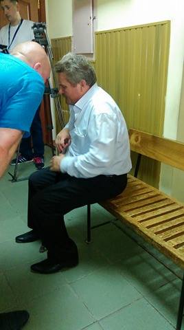 Curtea de Apel decide astazi daca Vlad Cotet ramane in arest. Viceprimarul, prezent la sedinta - FOTO Curtea de Apel decide astazi daca Vlad Cotet ramane in arest. Viceprimarul, prezent la sedinta - FOTO