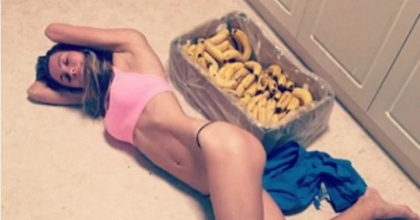 A mancat 50 de banane pe zi si a slabit 20 de kilograme A mancat 50 de banane pe zi si a slabit 20 de kilograme