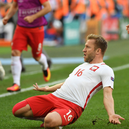 Gol fabulos, care insa nu i-a ajutat: ucatorul nationalei Elvetiei, Shaqiri a marcat cu o executie acrobatica in poarta Poloniei