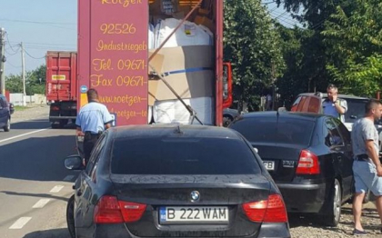 Tentativa de contrabanda esuata: Un camion din Republica Moldova a fost oprit in Buftea. Au fost depistate tigari in valoare de 140.000 de euro
