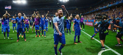 Tara in care 1 din 10 oameni scrie o carte a dat lovitura la fotbal! 21 de lucruri incredibile despre Islanda Tara in care 1 din 10 oameni scrie o carte a dat lovitura la fotbal! 21 de lucruri incredibile despre Islanda