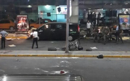 Atentat sinucigas pe aeroportul Ataturk, soldat cu cel putin 50 de morti. ISIS a revendicat atacul. Momentul exploziei - FOTO \\ LIVE VIDEO Atentat sinucigas pe aeroportul Ataturk, soldat cu cel putin 50 de morti. ISIS a revendicat atacul. Momentul exploziei - FOTO \\ LIVE VIDEO