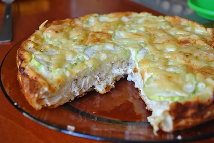 Placinta cu piept de pui si cascaval! O mancare sanatoasa cu putine calorii Placinta cu piept de pui si cascaval! O mancare sanatoasa cu putine calorii