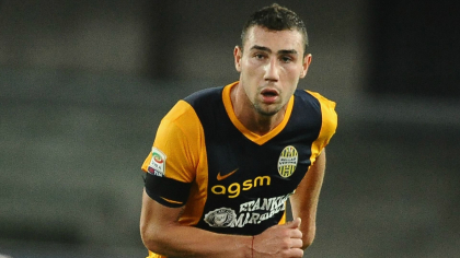 Artur Ionita este noul jucator al echipei Cagliari. Fotbalistul moldovean a semnat un contract pe 3 ani cu clubul Artur Ionita este noul jucator al echipei Cagliari. Fotbalistul moldovean a semnat un contract pe 3 ani cu clubul