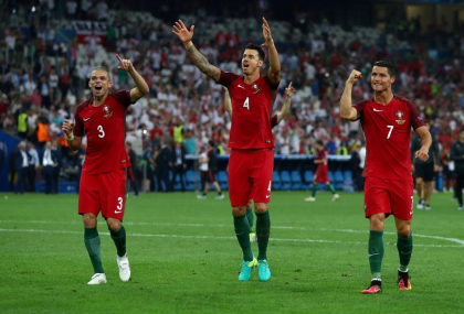 Tot mai departe, fara sa straluceasca. Portugalia a batut la penalty-uri Polonia si s-a calificat in semifinalele Campionatului European Tot mai departe, fara sa straluceasca. Portugalia a batut la penalty-uri Polonia si s-a calificat in semifinalele Campionatului European