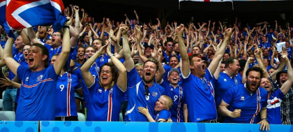 Islanda, poveste UNICA in istoria Euro! Presedintele tarii a refuzat loja VIP pe Stade de France: "Merg in peluza, asta nu e meci de stat cu paharul de sampanie in mana Islanda, poveste UNICA in istoria Euro! Presedintele tarii a refuzat loja VIP pe Stade de France: "Merg in peluza, asta nu e meci de stat cu paharul de sampanie in mana