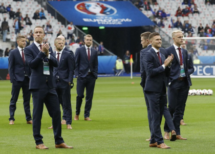 Franta 5-2 Islanda. Festival de goluri pe Stade de France: islandezii inscriu si peluza lor e in extaz. Giroud le da imediat replica Franta 5-2 Islanda. Festival de goluri pe Stade de France: islandezii inscriu si peluza lor e in extaz. Giroud le da imediat replica