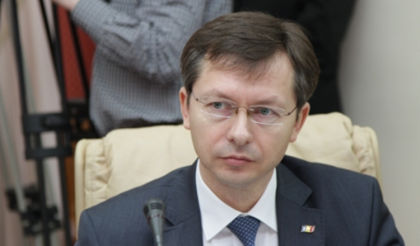 Veaceslav Negruta: "Faradelegea gestioneaza treburile tarii" - Report.md
