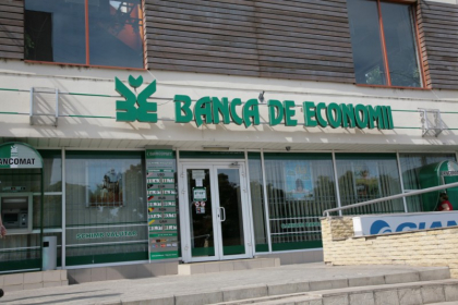O fosta angajata de la Banca de Economii, condamnata la 12 ani de inchisoare pentru delapidarea averii straine