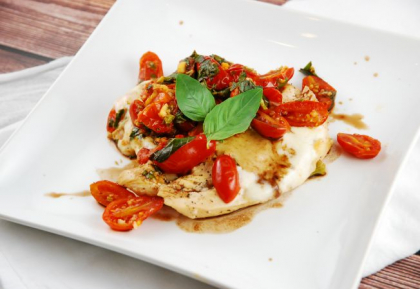 Pui Caprese, gata in 30 de minute! Iata cum se prepara Pui Caprese, gata in 30 de minute! Iata cum se prepara