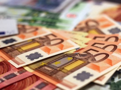 Cum arata noua bancnota de 50 de euro, care va intra in circulatie din 4 aprilie 2017 - VIDEO Cum arata noua bancnota de 50 de euro, care va intra in circulatie din 4 aprilie 2017 - VIDEO