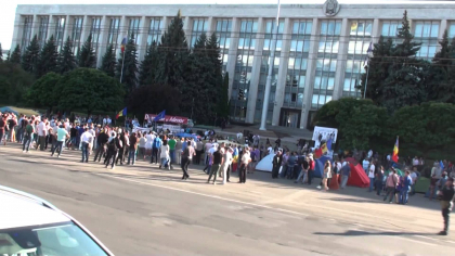 Primaria ii cheama in judecata pe cei de la Platforma DA dupa ce acestia refuza sa evacueze corturile din PMAN: din cauza lor intarzie si lucrarile de reparatie a bd. Stefan cel Mare Primaria ii cheama in judecata pe cei de la Platforma DA dupa ce acestia refuza sa evacueze corturile din PMAN: din cauza lor intarzie si lucrarile de reparatie a bd. Stefan cel Mare