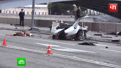 Accident teribil in centrul Moscovei. Doi oameni au murit dupa ce Mercedes-ul in care se aflau a intrat intr-un stalp si s-a rupt in doua - VIDEO Accident teribil in centrul Moscovei. Doi oameni au murit dupa ce Mercedes-ul in care se aflau a intrat intr-un stalp si s-a rupt in doua - VIDEO