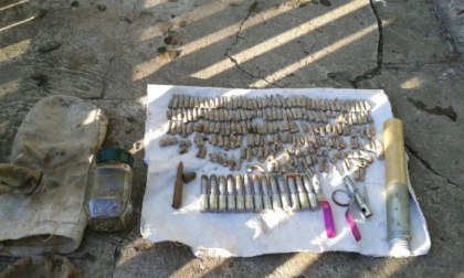 Un barbat din Ugheni, cercetat penal pentru un sir de ilegalitati. Ce au gasit politistii in urma perchezitiilor - FOTO Un barbat din Ugheni, cercetat penal pentru un sir de ilegalitati. Ce au gasit politistii in urma perchezitiilor - FOTO