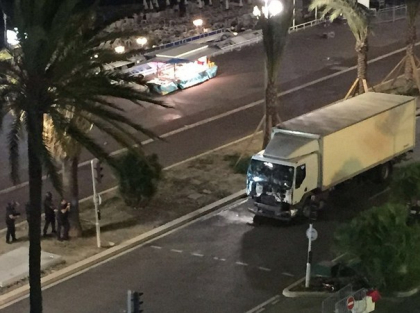Autorul atentatului din Nisa adusese camionul in zona mintind ca transporta inghetata Autorul atentatului din Nisa adusese camionul in zona mintind ca transporta inghetata