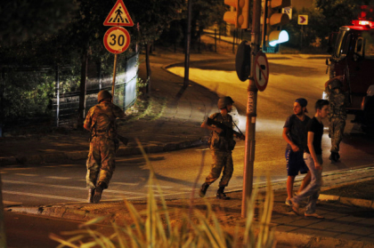 LOVITURA DE STAT DIN TURCIA a esuat. Au fost bombardamente, s-au tras focuri de arma din elicoptere militare si mii de oameni au iesit in strada: Sunt 60 de morti