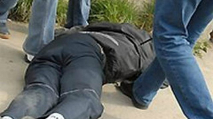 Politistul de frontiera, BATUT de trei indivizi din Cahul, S-A STINS: a lasat in urma o sotie insarcinata si un copil de 5 ani Politistul de frontiera, BATUT de trei indivizi din Cahul, S-A STINS: a lasat in urma o sotie insarcinata si un copil de 5 ani