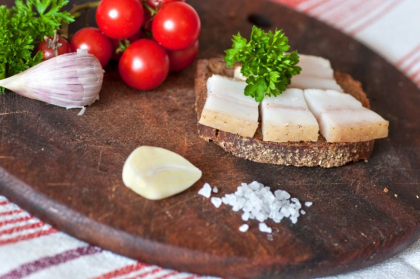 Ce se intampla in corpul tau, dupa ce mananci paine cu slanina si ceapa