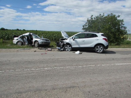 Accident tragic in raionul Falesti. Un barbat si-a pierdut viata, iar altul se afla in stare grava la spital, dupa ce automobilul cu care se deplasau s-a ciocnit frontal cu o alta masina - GALERIE FOTO Accident tragic in raionul Falesti. Un barbat si-a pierdut viata, iar altul se afla in stare grava la spital, dupa ce automobilul cu care se deplasau s-a ciocnit frontal cu o alta masina - GALERIE FOTO