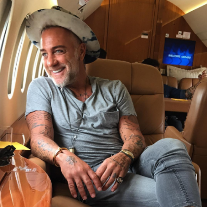 Milionarul dansator, vedeta pe Instagram, Gianluca Vacchi, face furori cu un nou clip. Vezi in ce ipostaze apare de aceasta data italianul excentric - VIDEO