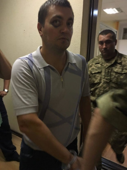 Avocatul lui Platon: "In timpul audierilor Platon si-a pierdut cunostinta si a fost chemata ambulanta. Sedinta a fost amanata pentru aceasta dimineata" - FOTO Avocatul lui Platon: "In timpul audierilor Platon si-a pierdut cunostinta si a fost chemata ambulanta. Sedinta a fost amanata pentru aceasta dimineata" - FOTO