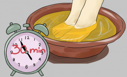 Tine-ti picioarele in otet 30 de minute. O ramai uimit de efectele benefice ale acestui truc Tine-ti picioarele in otet 30 de minute. O ramai uimit de efectele benefice ale acestui truc