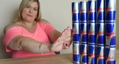 Femeia care a baut 20.000 de doze de energizant in 11 ani. Cati bani a cheltuit pentru viciul sau: "Am incercat sa ma opresc, dar n-am putut" Femeia care a baut 20.000 de doze de energizant in 11 ani. Cati bani a cheltuit pentru viciul sau: "Am incercat sa ma opresc, dar n-am putut"